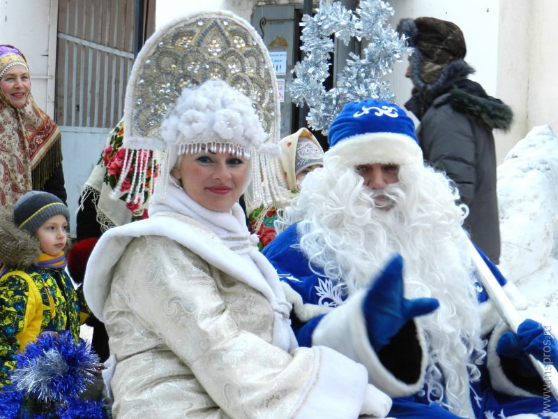Дед Мороз и снегурочка приехали в Шую