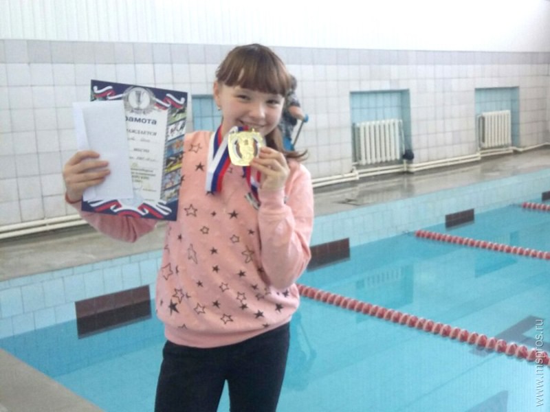Первые медали по плаванию